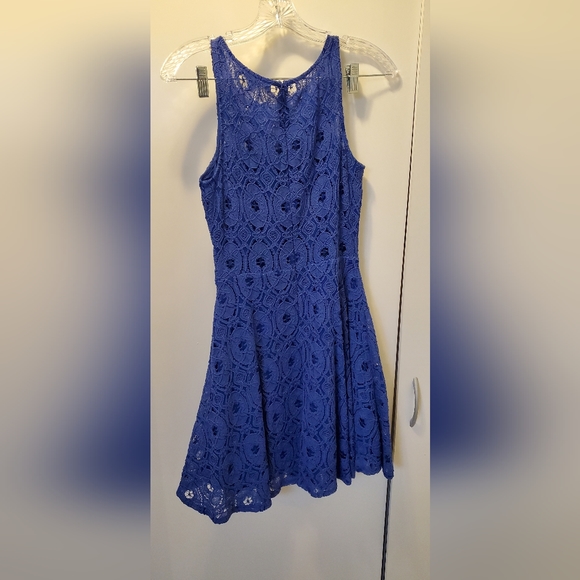 Springtime dress - Picture 2 of 3